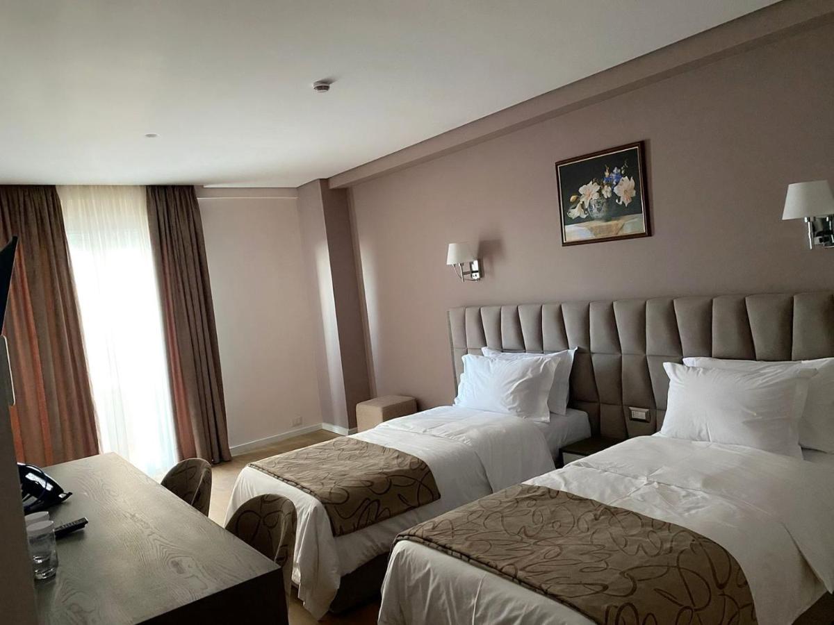 Agsel Hotel & Spa Тирана Екстериор снимка
