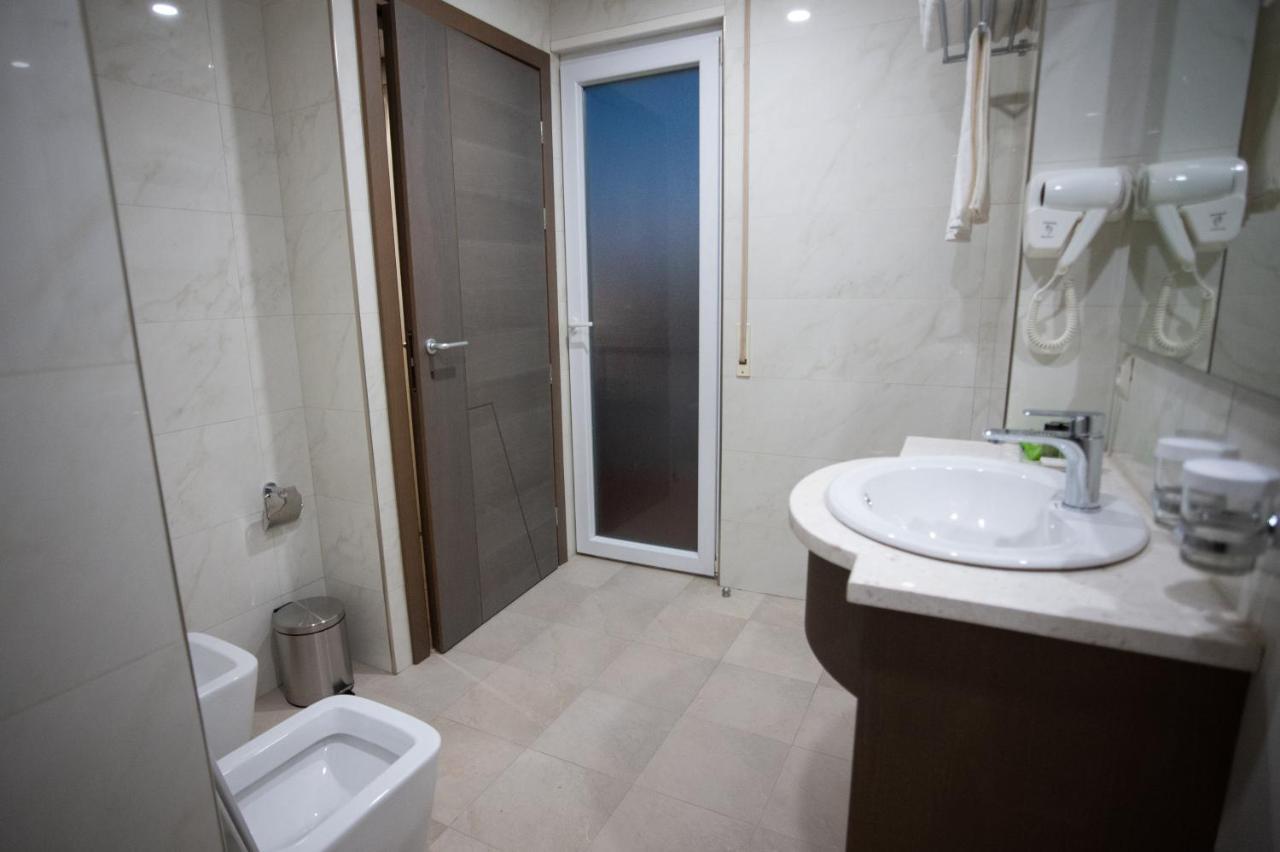Agsel Hotel & Spa Тирана Екстериор снимка
