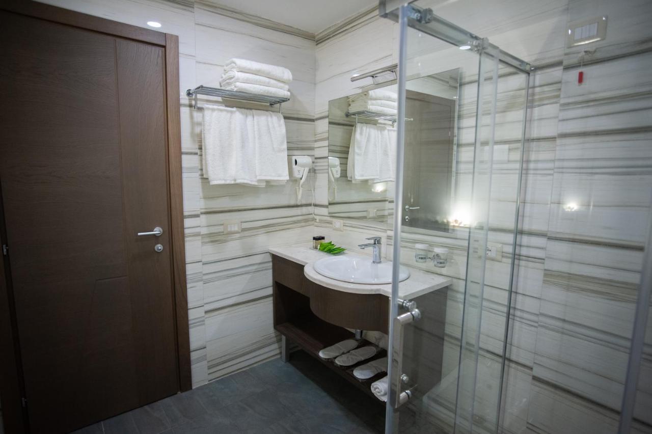 Agsel Hotel & Spa Тирана Екстериор снимка